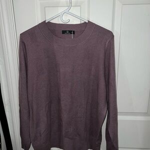 Soft light weight women’s sweater (NWT)